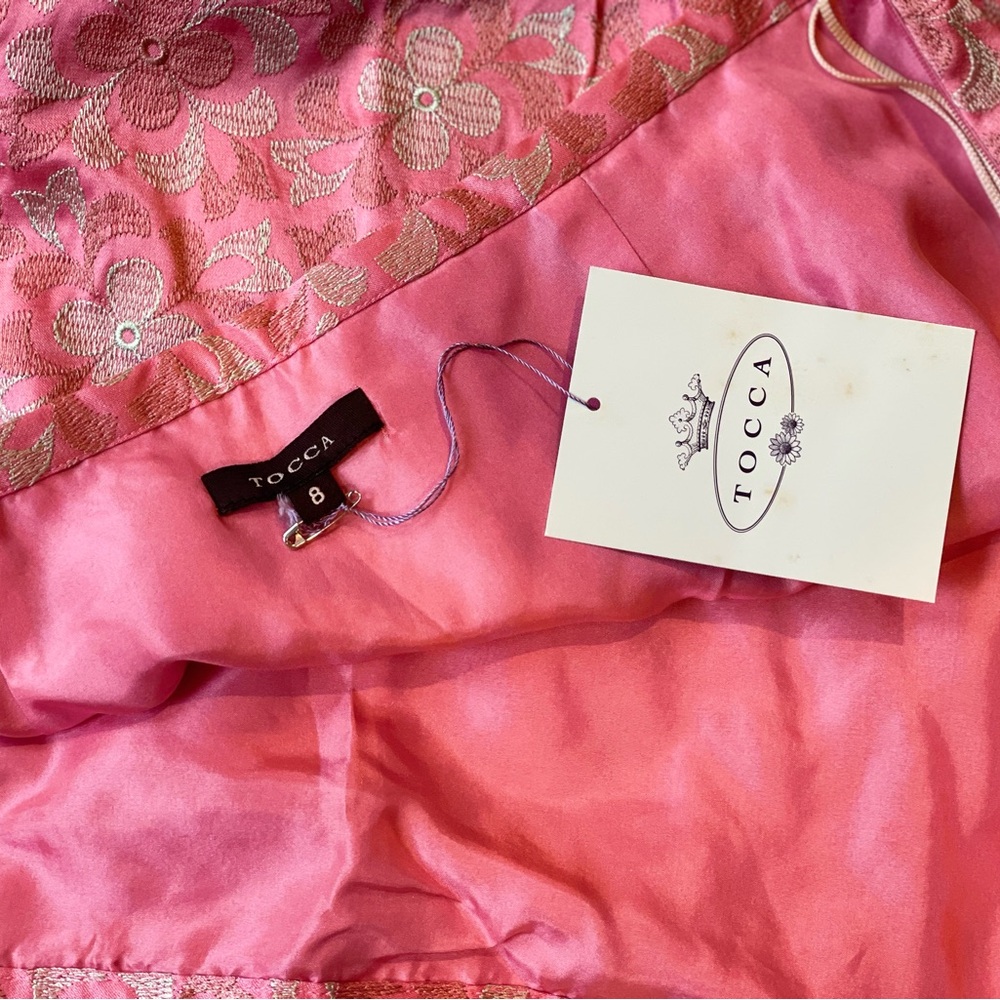 NWOT Tocca Silk Pink Embroidered Floral pencil skirt